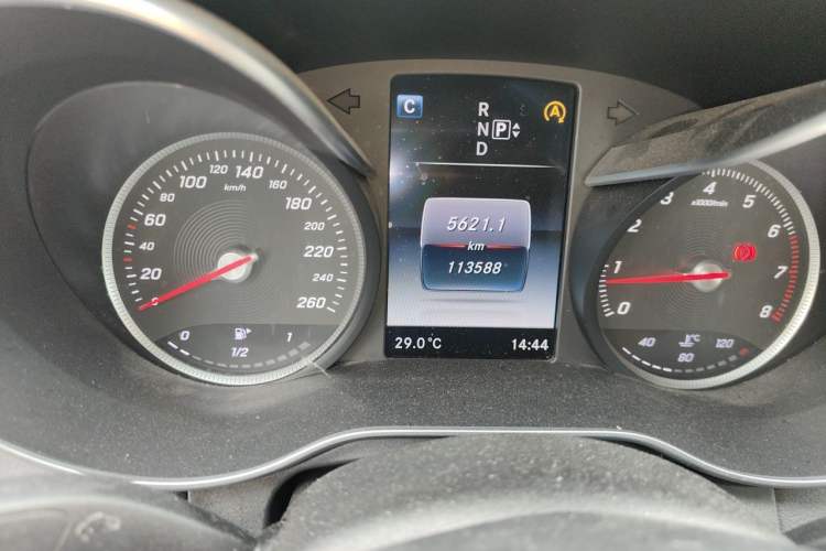 Used Mercedes-Benz C-Class 2015 Revised C 200 L Sport Edition Odometer Close Up