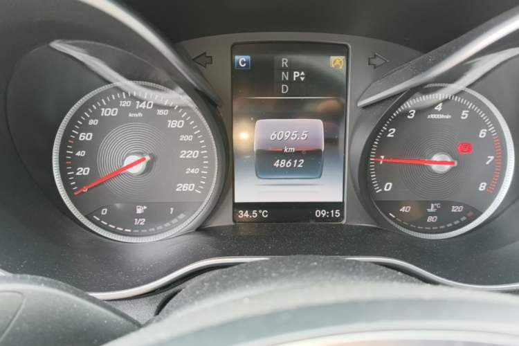 Used Mercedes-Benz C-Class 2015 C 200 L 4MATIC Sport Edition Odometer Close Up