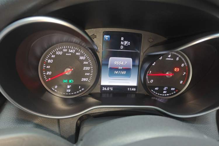 Used Mercedes-Benz C-Class 2015 C 200 Sport Edition 4MATIC Odometer Close Up