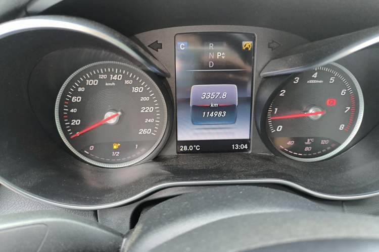 Used Mercedes-Benz C-Class 2015 Restyled C 180 L Sport Edition Odometer Close Up