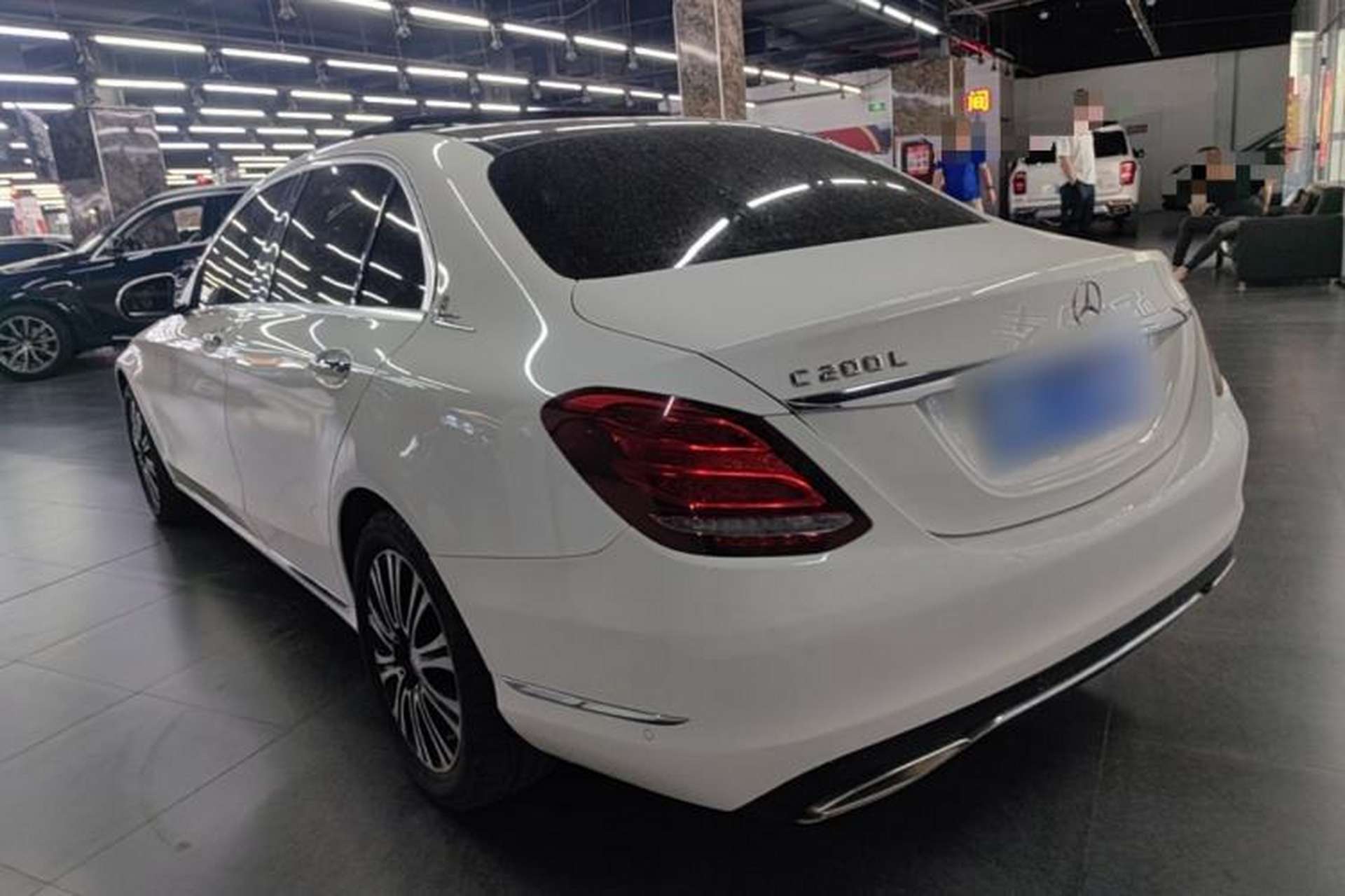 Used Mercedes-Benz C-Class 2015 Facelift C 200 L Rear Left 45 Deg