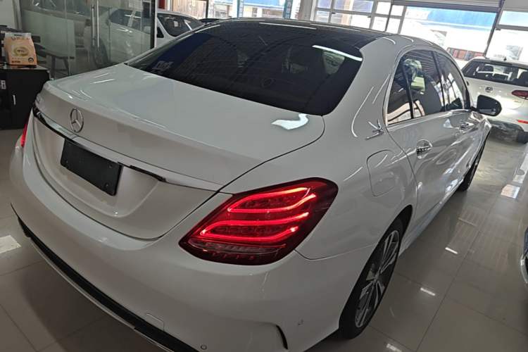 Used Mercedes-Benz C-Class 2015 C 200 L 4MATIC Sport Edition Rear Right 45 Deg