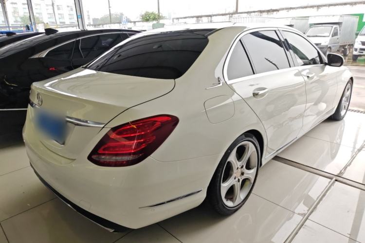 Used Mercedes-Benz C-Class 2015 C 300 L Rear Right 45 Deg