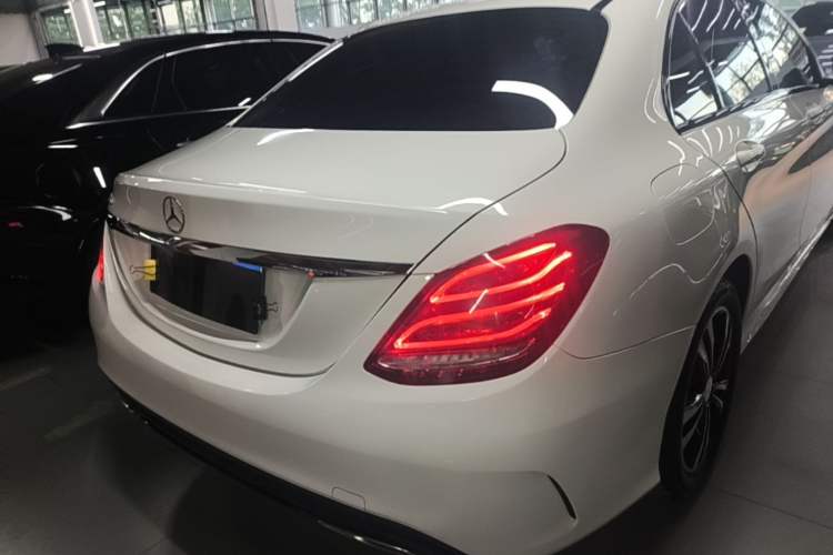 Used Mercedes-Benz C-Class 2015 C 200 Sport Edition Rear Right 45 Deg