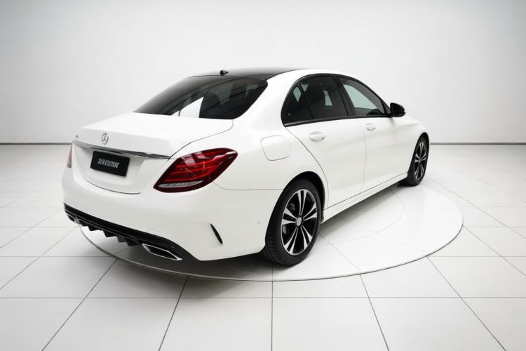 Used Mercedes-Benz C-Class 2015 C 200 Sport Edition Rear Right 45 Deg