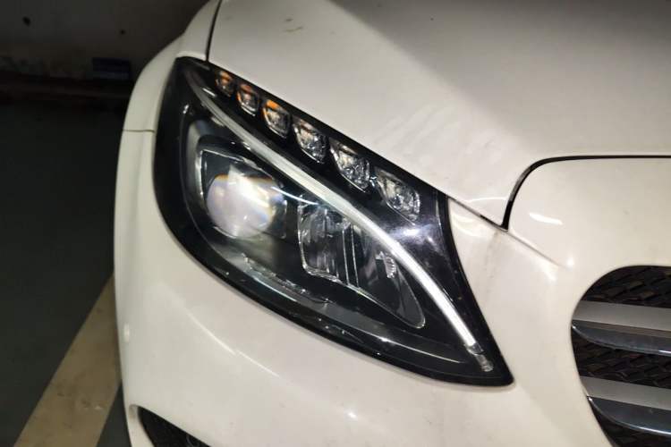 Used Mercedes-Benz C-Class 2015 Revised C 200 L Sport Edition Right Front Headlight