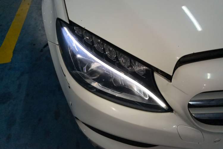 Used Mercedes-Benz C-Class 2015 C 200 L Sport Edition Right Front Headlight
