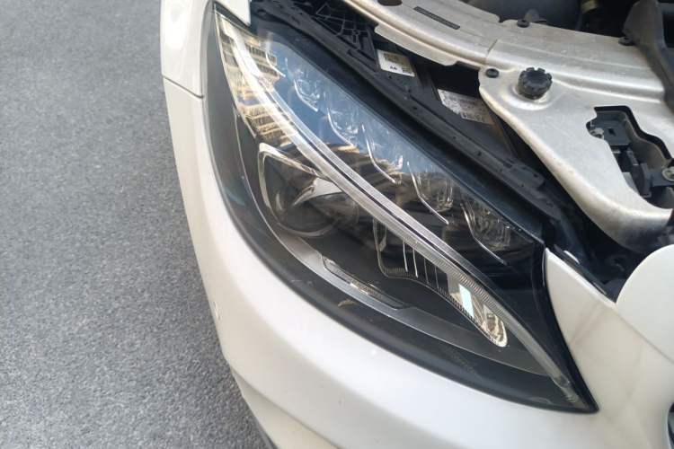 Used Mercedes-Benz C-Class 2015 C 180 L Sport Edition Right Front Headlight