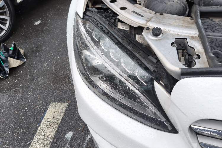 Used Mercedes-Benz C-Class 2015 Revised C 200 L Sport Edition Right Front Headlight