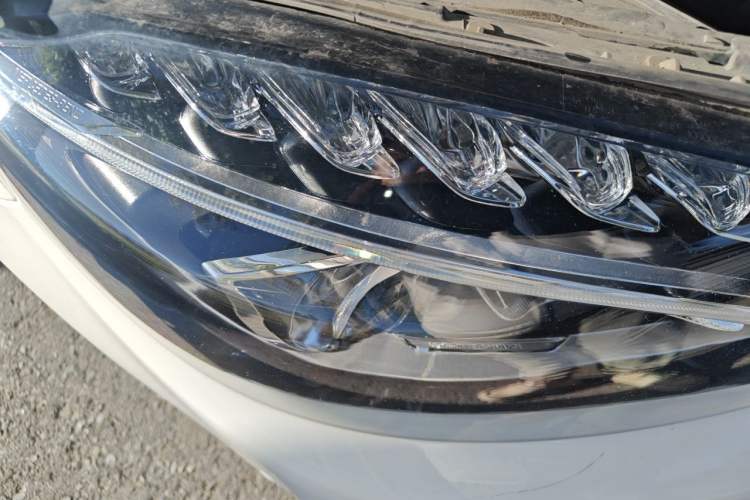 Used Mercedes-Benz C-Class 2015 Revised C 200 L Sport Edition Right Front Headlight