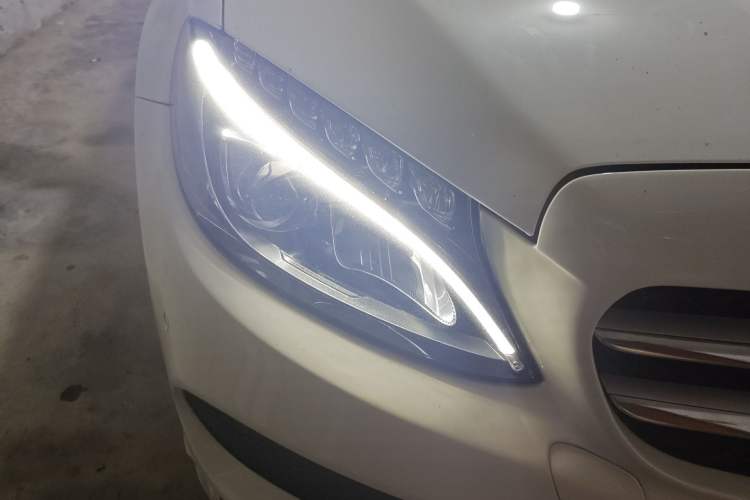 Used Mercedes-Benz C-Class 2015 C 200 L Sport Edition Right Front Headlight