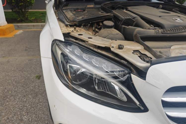Used Mercedes-Benz C-Class 2015 Revised C 200 L Sport Edition Right Front Headlight