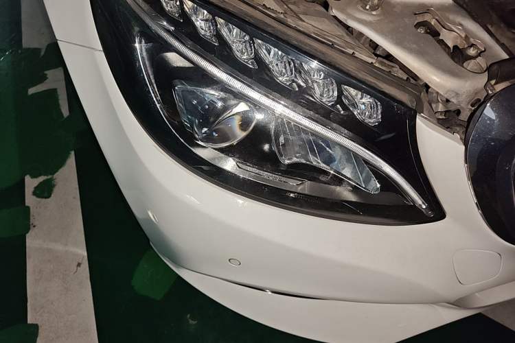 Used Mercedes-Benz C-Class 2015 C 200 L Right Front Headlight