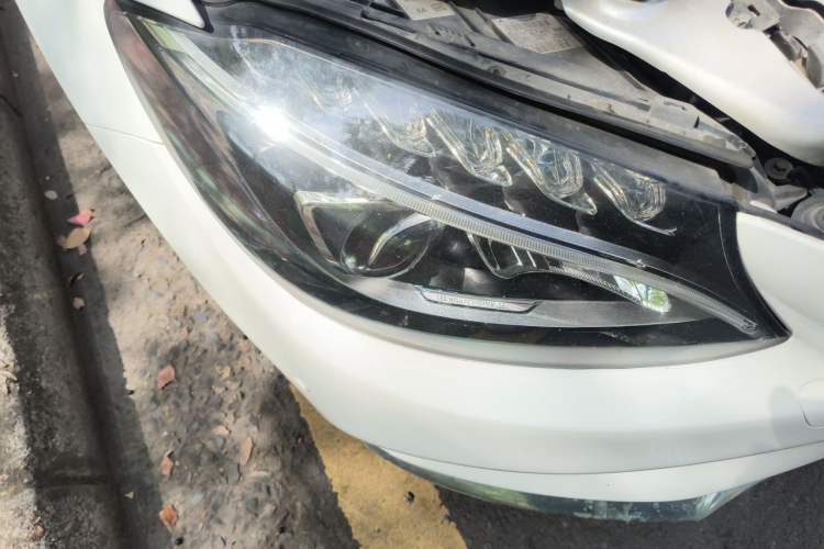 Used Mercedes-Benz C-Class 2015 C 200 L Sport Edition Right Front Headlight