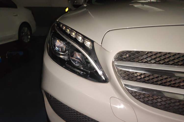 Used Mercedes-Benz C-Class 2015 C 260 L Sport Edition Right Front Headlight