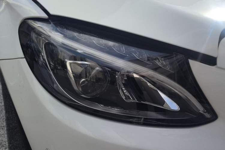 Used Mercedes-Benz C-Class 2015 C 200 station wagon Right Front Headlight