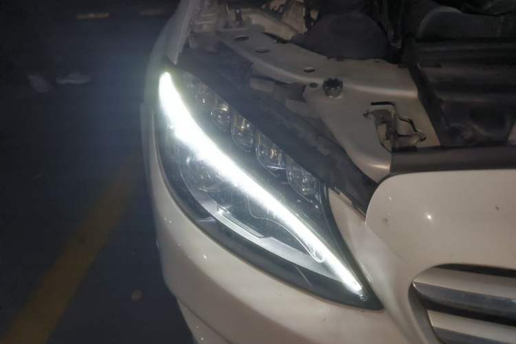 Used Mercedes-Benz C-Class 2015 C 200 L Sport Edition Right Front Headlight