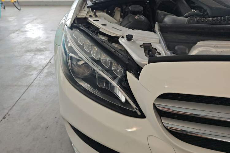 Used Mercedes-Benz C-Class 2015 C 200 L Sport Edition Right Front Headlight