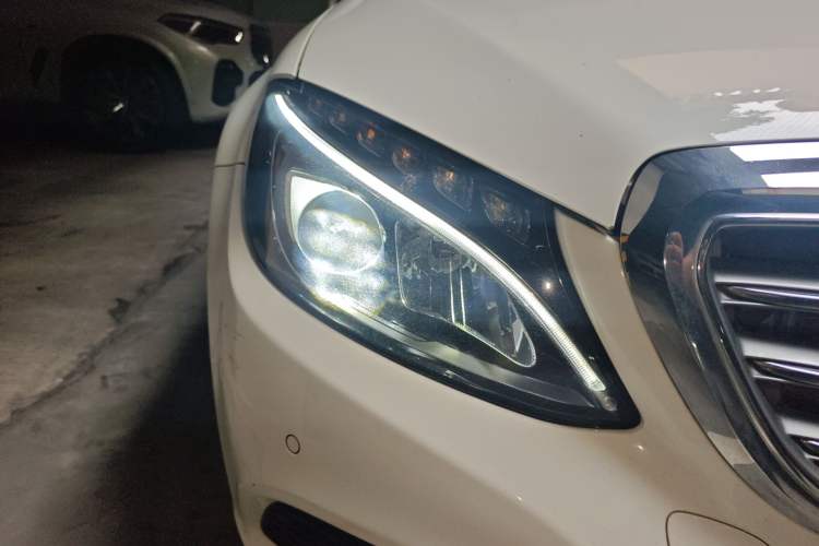 Used Mercedes-Benz C-Class 2015 Facelift C 200 L Right Front Headlight