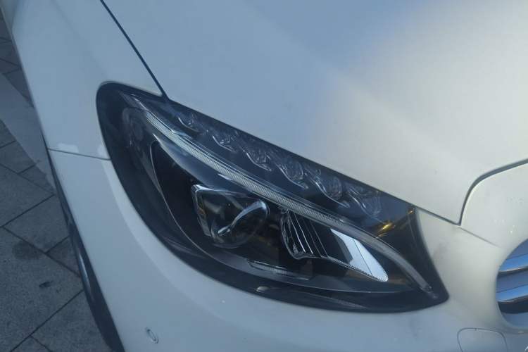 Used Mercedes-Benz C-Class 2015 C 180 L Sport Edition Right Front Headlight