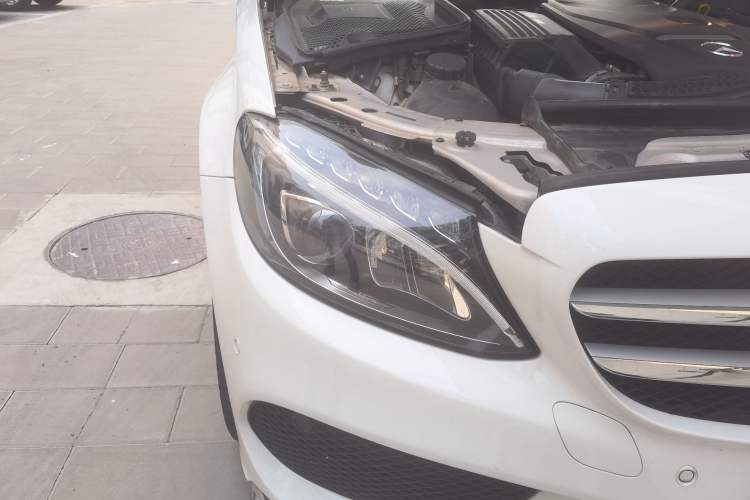 Used Mercedes-Benz C-Class 2015 Revised C 200 L Sport Edition Right Front Headlight