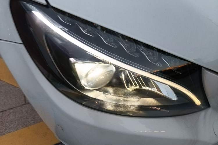 Used Mercedes-Benz C-Class 2015 C 200 L Right Front Headlight