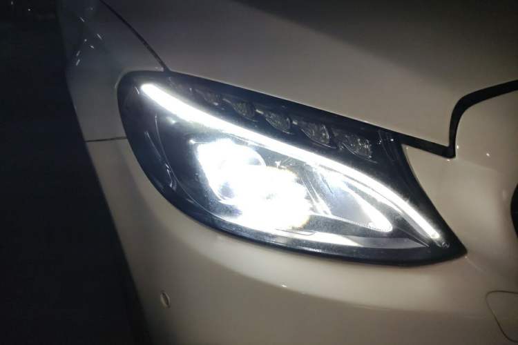 Used Mercedes-Benz C-Class 2015 C 200 L Sport Edition Right Front Headlight