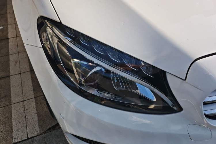 Used Mercedes-Benz C-Class 2015 Revised C 200 L Sport Edition Right Front Headlight