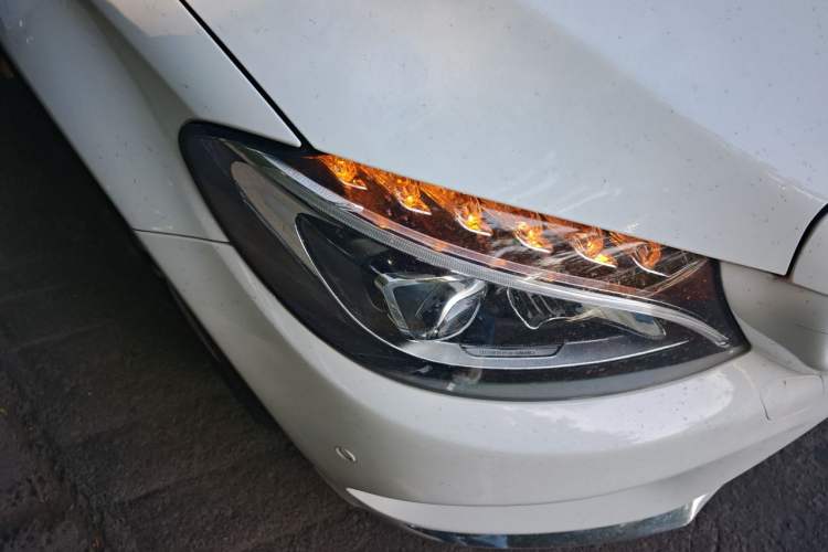 Used Mercedes-Benz C-Class 2015 C 180 L Sport Edition Right Front Headlight