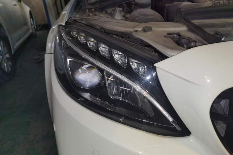 Used Mercedes-Benz C-Class 2015 Revised C 200 L Sport Edition Right Front Headlight