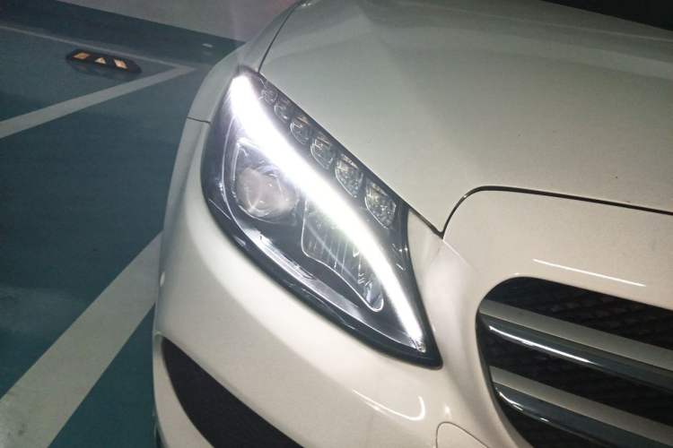 Used Mercedes-Benz C-Class 2015 Restyled C 180 L Sport Edition Right Front Headlight