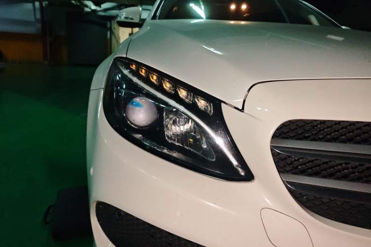 Used Mercedes-Benz C-Class 2015 C 180 L Sport Edition Right Front Headlight