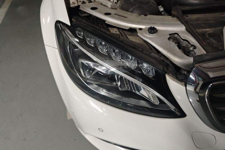 Used Mercedes-Benz C-Class 2015 Facelift C 200 L Right Front Headlight