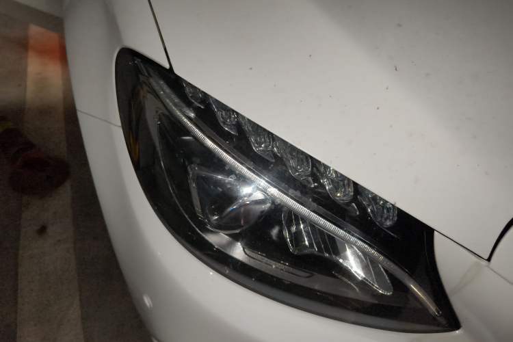 Used Mercedes-Benz C-Class 2015 Revised C 200 L Sport Edition Right Front Headlight