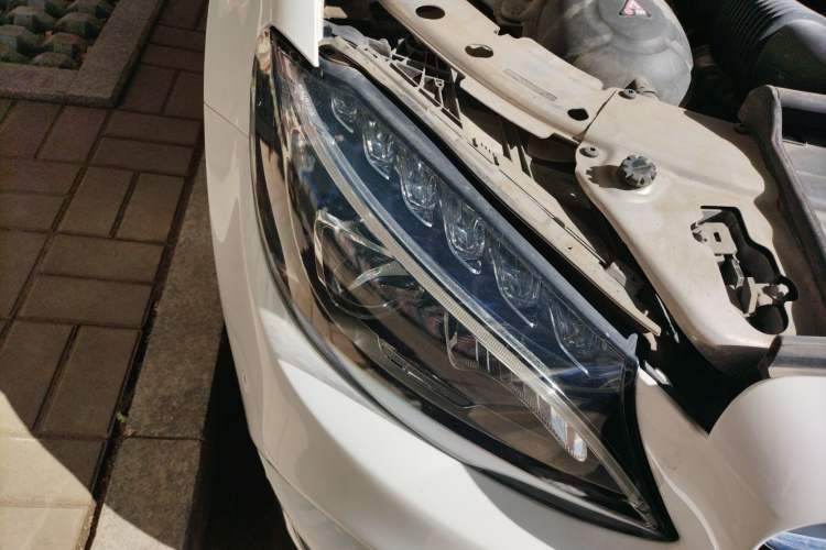 Used Mercedes-Benz C-Class 2015 C 200 station wagon Right Front Headlight