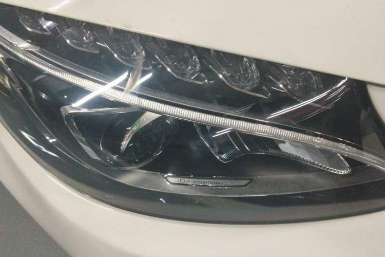 Used Mercedes-Benz C-Class 2015 C 200 station wagon Right Front Headlight