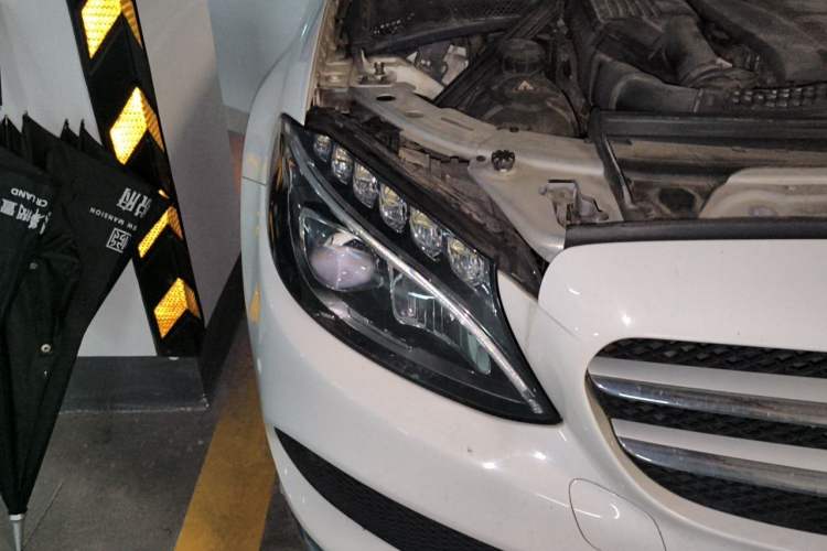 Used Mercedes-Benz C-Class 2015 Revised C 200 L Sport Edition Right Front Headlight