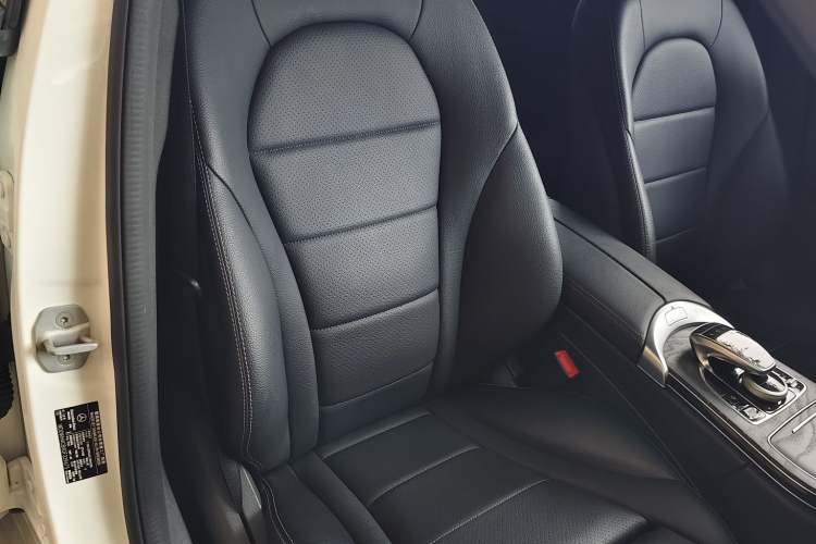 Used Mercedes-Benz C-Class 2015 C 200 station wagon Right Front Seat