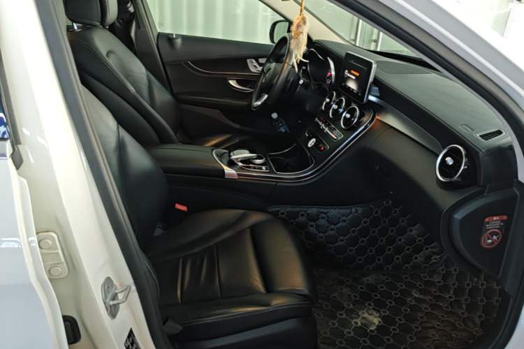 Used Mercedes-Benz C-Class 2015 C 260 L Sport Edition Right Front Seat