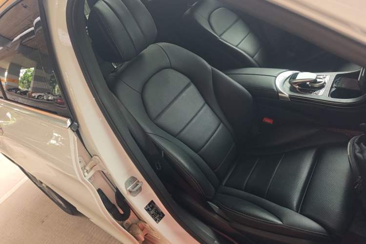 Used Mercedes-Benz C-Class 2015 Revised C 200 L Sport Edition Right Front Seat