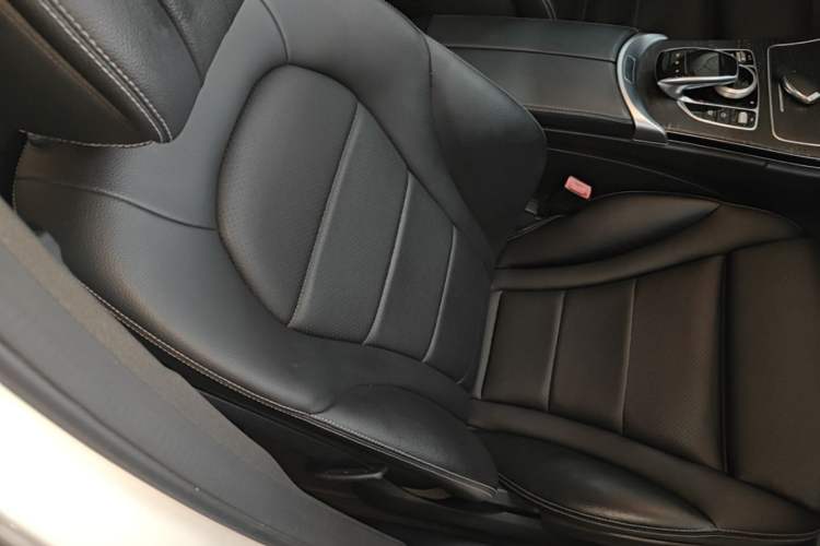 Used Mercedes-Benz C-Class 2015 C 200 L 4MATIC Sport Edition Right Front Seat