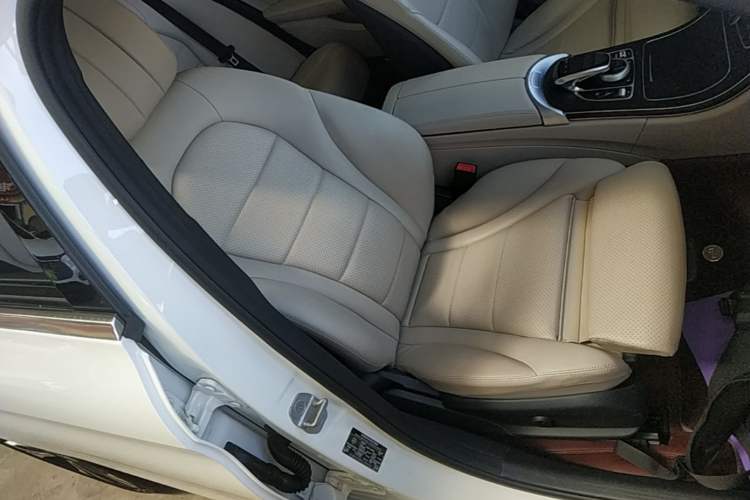 Used Mercedes-Benz C-Class 2015 C 200 L 4MATIC Sport Edition Right Front Seat