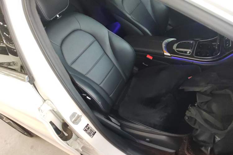 Used Mercedes-Benz C-Class 2015 C 200 station wagon Right Front Seat