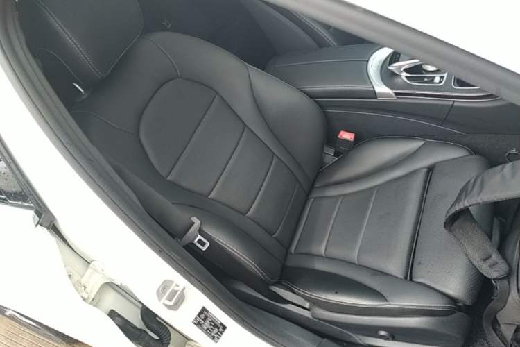Used Mercedes-Benz C-Class 2015 Restyled C 180 L Sport Edition Right Front Seat