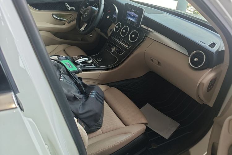 Used Mercedes-Benz C-Class 2015 Restyled C 180 L Sport Edition Right Front Seat