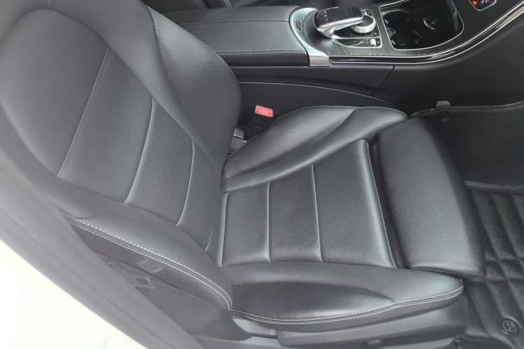 Used Mercedes-Benz C-Class 2015 C 200 station wagon Right Front Seat