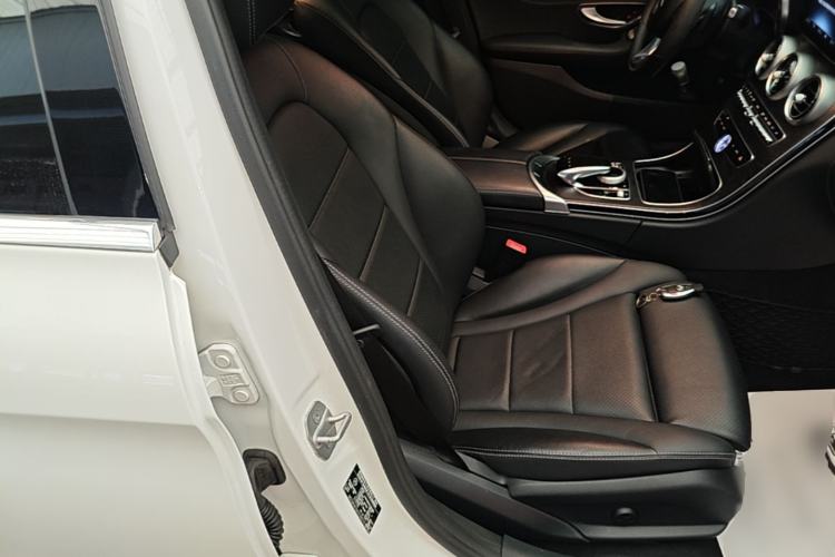 Used Mercedes-Benz C-Class 2015 C 200 station wagon Right Front Seat