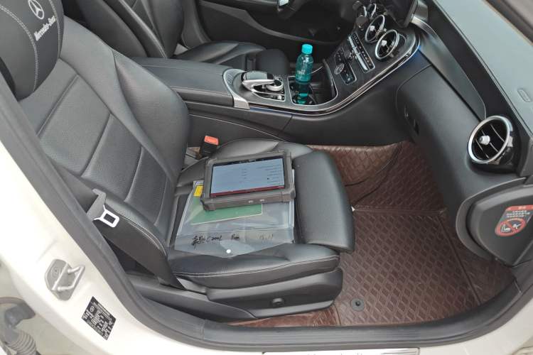 Used Mercedes-Benz C-Class 2015 Revised C 200 L Sport Edition Right Front Seat