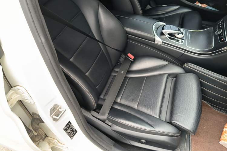 Used Mercedes-Benz C-Class 2015 Restyled C 180 L Sport Edition Right Front Seat
