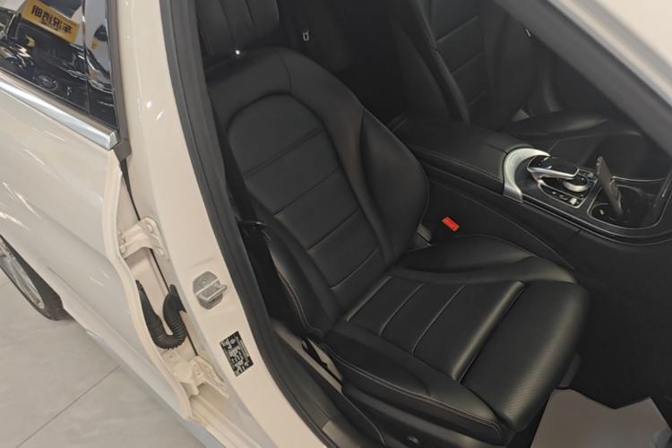 Used Mercedes-Benz C-Class 2015 C 200 L 4MATIC Sport Edition Right Front Seat